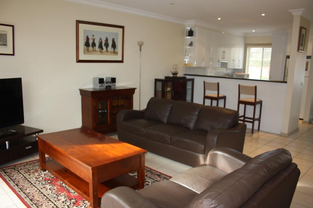 Albury Suites - Schubach Street Номер фото