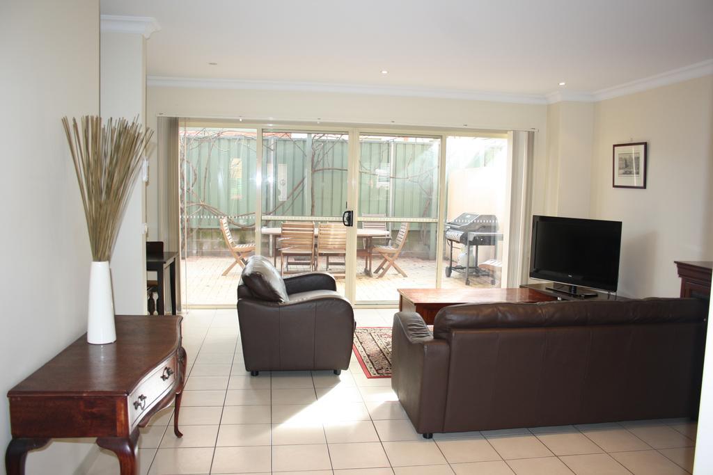 Albury Suites - Schubach Street Номер фото
